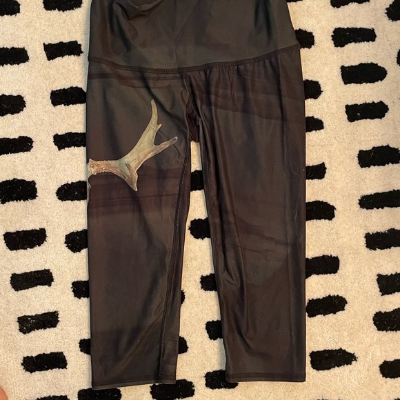 Skull Teeki crops - Picture 3 of 3